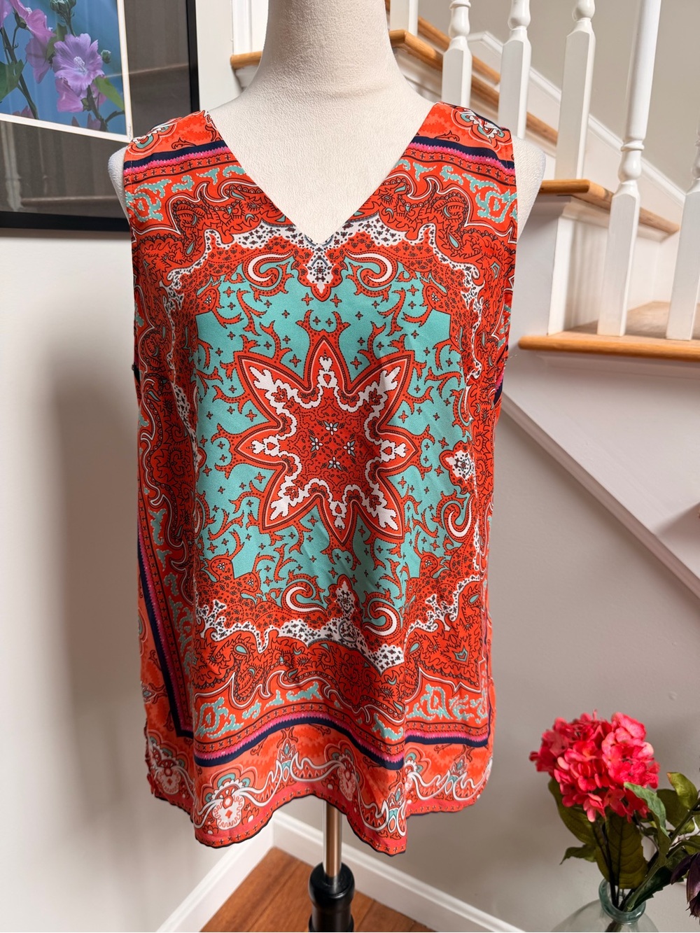 Violet + Claire Women's Large V-Neck Sleeveless Paisley Print Top Orange & Aqua